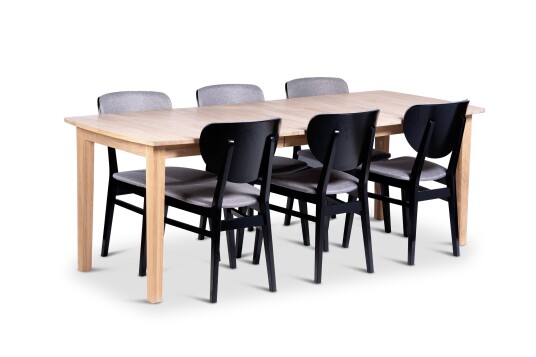 Kivik Uttrekkbar Spisegruppe 160 210 cm Oval med 6 Borgholm Stoler i heltre Natur/Svart