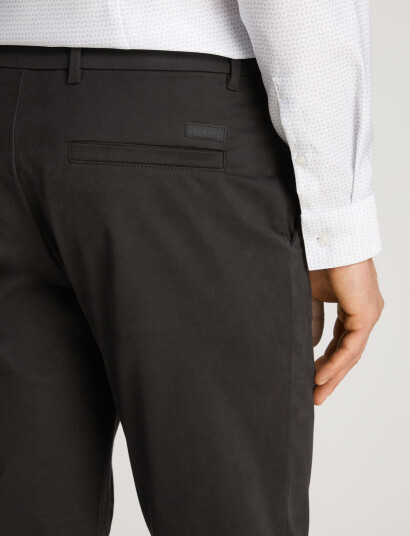 Calvin Klein Sateen Stretch Slim Chino - Black - 30 x 34