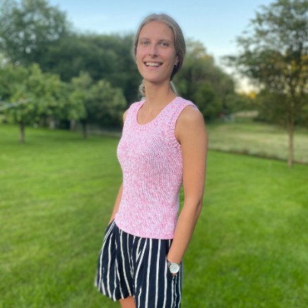 Leas Sommertop by Knit by Nees Garnpakke til Leas Sommertop str S L