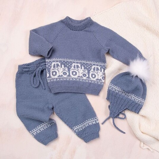 Bluum Strik Strikkesett Traktor - garnpakke i Bluum Pure Eco Baby Wool