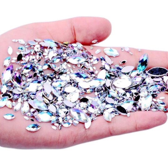 600st rhinestones nageldekorationer Mixad påse