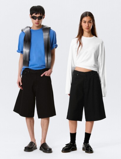 Weekday Astro Mid Rise Loose Baggy Denim Shorts Black 26 Weekday Astro Mid Rise Loose Baggy Denim Shorts Black 26