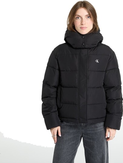 Calvin Klein Jeans Matte Monologo Mw Short Puffer - Black - L Calvin Klein Jeans Matte Monologo Mw Short Puffer - Black - L