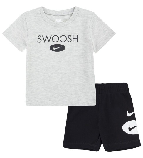 Nike Shorts Sett T skjorte/Shorts Swoosh Svart/Grå 12 md Shorts 80