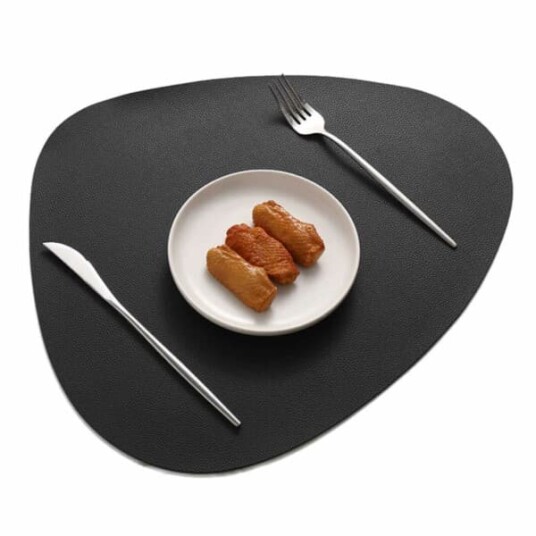 Megabilligt 4-pack bordbrett i kunstig skinn avrundet svart 43x36cm