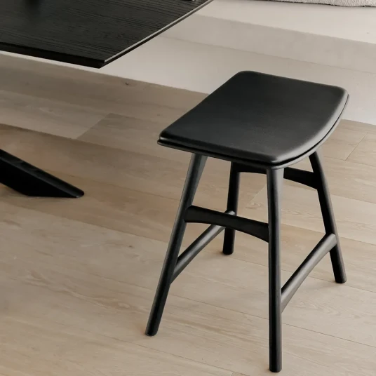 Ethnicraft Osso Krakk Svartlakkert eik/Black leather Ethnicraft Osso Krakk Svartlakkert eik/Black leather