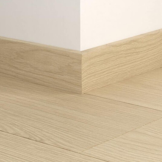 Pergo Fargetilpasset Sokkellist Beige Premium Oak Pergo Fargetilpasset Sokkellist Beige Premium Oak