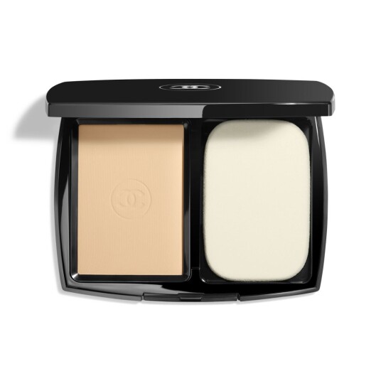 Chanel Le Teint Ultra Compact Foundation SPF15 B30 13g Chanel Le Teint Ultra Compact Foundation SPF15 B30 13g