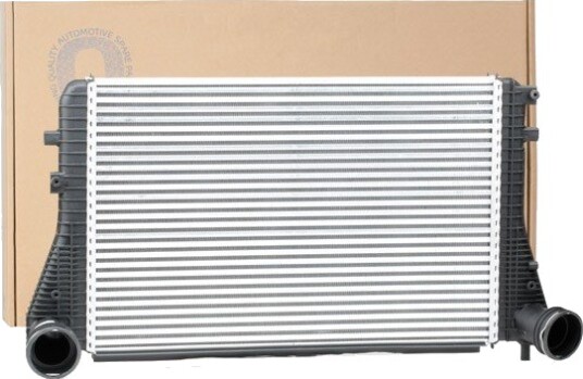 Intercooler NISSENS 96715
