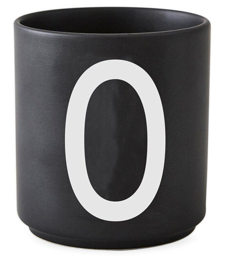 Design Letters kopp svart O Design Letters kopp svart O
