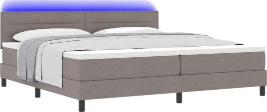 Sengebunn med madrass og LED Taupe 200x200 cm Stoff