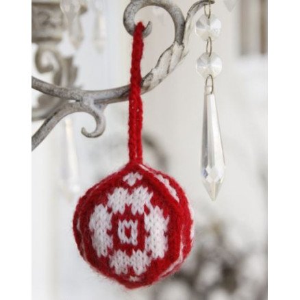 Â Julekugler by DROPS Design Julekugler Julepynt Strikkeoppskrift 8 9 cm 4 stk