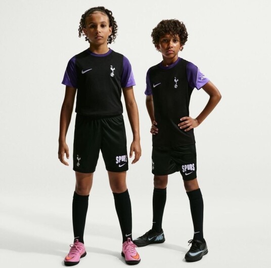 Tottenham Treningsshorts Dri fit Strike 3.   Svart/hvit Barn   Nike størrelse S: 128 137 cm