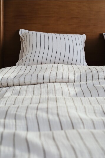 Jotex Putetrekk i Musselin Svart/offwhite AMILIA 213678812136