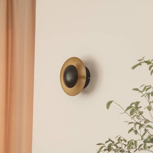 Lindby Tiama LED-vegglampe metall svart gull