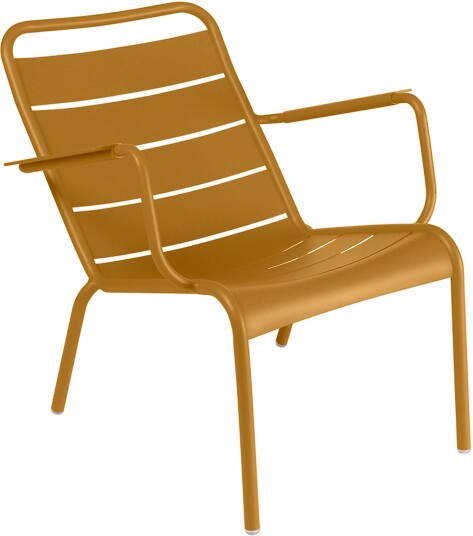 Fermob - Luxembourg Low Armchair, Gingerbread - Utendørs Spisebordstoler - Frédéric Sofia - Brun - Metall Fermob - Luxembourg Low Armchair, Gingerbread - Utendørs Spisebordstoler - Frédéric Sofia - Brun - Metall