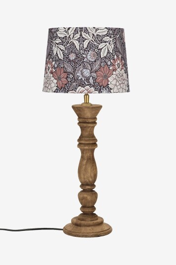 PR Home   Bordlampe Lodge   Brun
