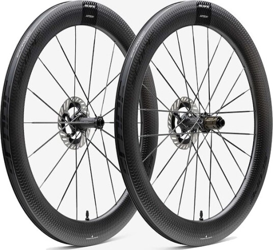 Scope Artech 6 disc hjulsett 700c 65mm XDR body black decals carbon Scope Artech 6 disc hjulsett 700c 65mm XDR body black decals carbon