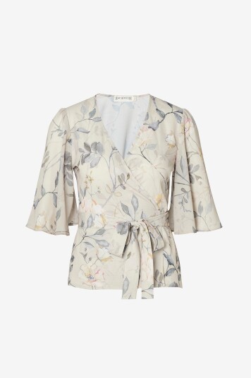 Ida Sjöstedt Omslagsbluse Harper Beige Ida Sjöstedt Omslagsbluse Harper Beige