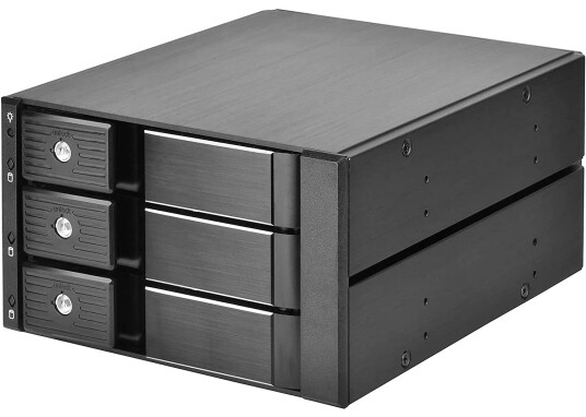 SilverStone FS303-12G Harddiskkabinett 3-brønn Hot-Swap Aluminium Svart SilverStone FS303-12G Harddiskkabinett 3-brønn Hot-Swap Aluminium Svart