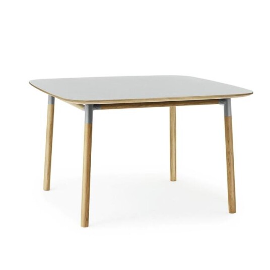 Normann Copenhagen Form Spisebord 120 x 120 cm Grå/eik Normann Copenhagen Form Spisebord 120 x 120 cm Grå/eik