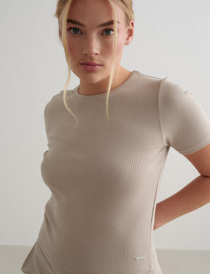 aim´n Ease Ribbed Short Sleeve - Beige - L