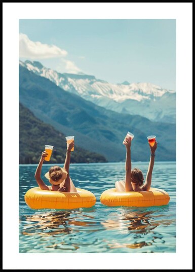 Women Drinnking On Water Lake Plakat Plakat / 40x50cm