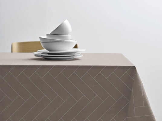 Södahl  Tiles damask duk 140x320 cm taupe