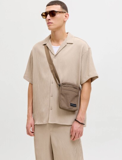 Jack & Jones Jjeharrison Resort Shirt Ss Sn Beige L Jack & Jones Jjeharrison Resort Shirt Ss Sn Beige L