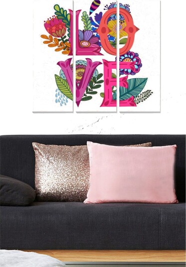 Trelerretsbilde i tre 3 delt 50x70 cm Fargerik komposisjon med ordet LOVE omgitt av blomster og blader Rosa / Grønn / Lilla