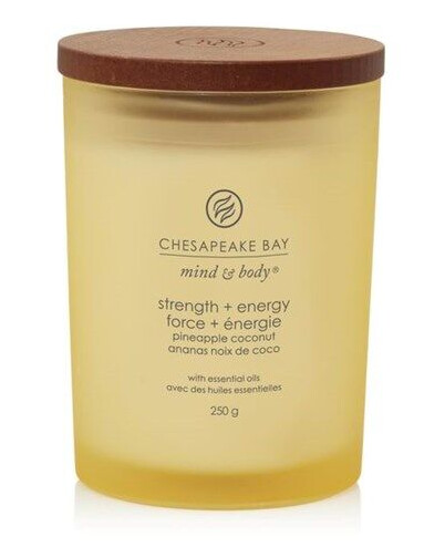 Chesapeake Bay Scented candle with wooden lid - Pineapple Coconut
