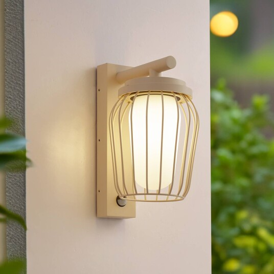 Lucande utendørs vegglampe Chandan 30 cm beige sensor IP44