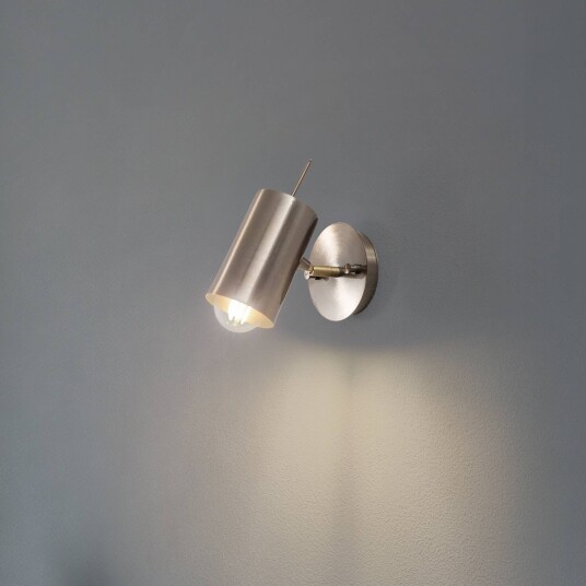 Vegglampe Kem Opviq dimbar Messing / gull Stue / spisestue Metall Vegglampe Kem Opviq dimbar Messing / gull Stue / spisestue Metall