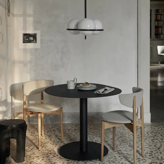 Ferm Living Pond Spisebord Ø88 cm Black Ferm Living Pond Spisebord Ø88 cm Black