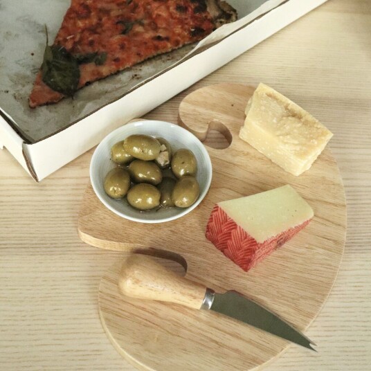 Kikkerland Sopp Skjærebrett med Kniv i Gummitre