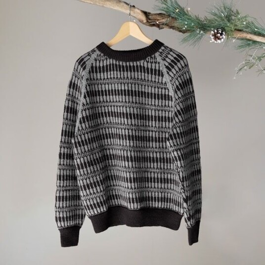 Bluum Strikkegenser Lerke til dame Koksgrå garnpakke i Pure Eco Baby Wool