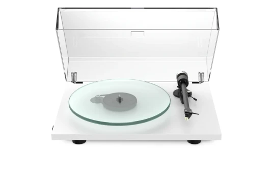 Pro-Ject T2 - Hvit Platespiller med Sumiko Rainier