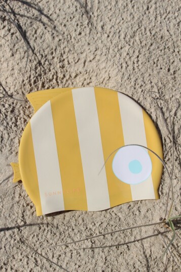 Sunnylife Badehette Finn the Fish Mustard Stripe