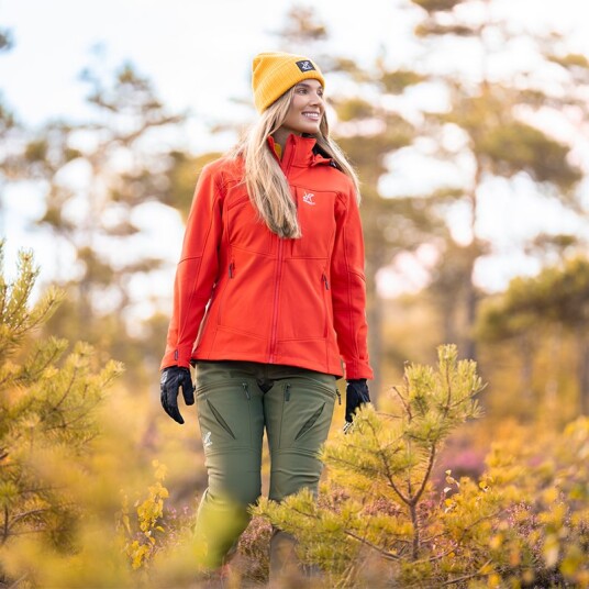 Dame > Jakker > Softshelljakker Hiball Softshell Jacket Dame Aurora Red Storrelse:4XL Dame > Jakker > Softshelljakker Hiball Softshell Jacket Dame Aurora Red Storrelse:4XL