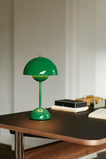 &Tradition Flowerpot VP9 bærbar bordlampe - grønn