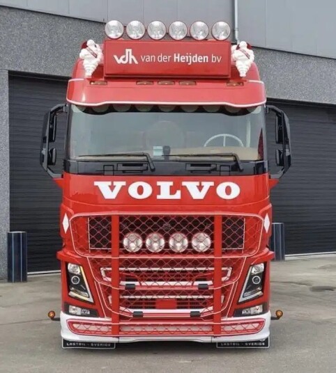 Solskjerm Volvo FH4/FH5 + FM5 FW og ACC Velg Type: 5 Lyshull Gammel