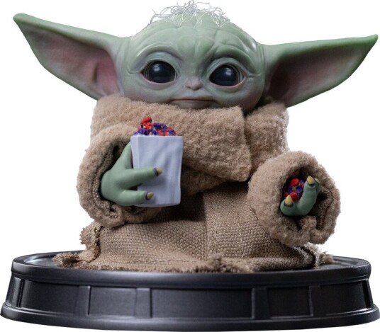 The Mandolorian and Grogu  1/4 Scale Statue  Grogu Popcorn Time