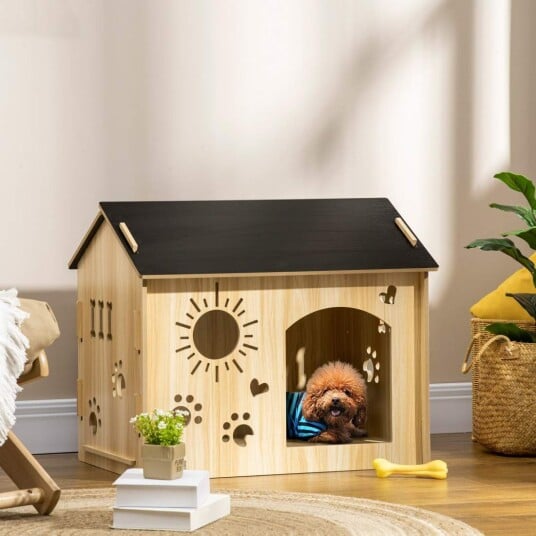 Hundegård I Tre Med Ventilasjon Og Tak