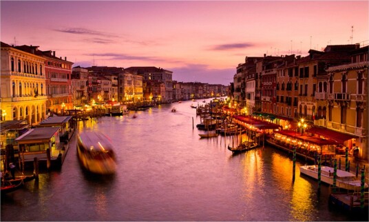 Fototapet City Of Lovers Venezia Nattetid 450x270 - Artgeist sp. z o. o.