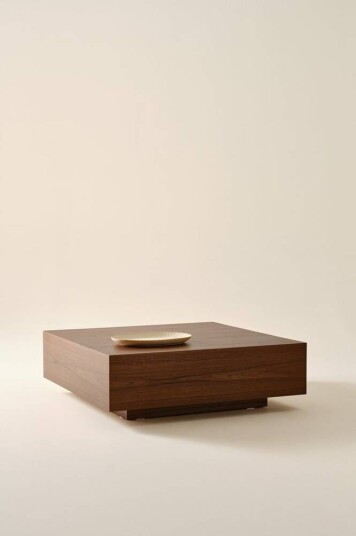 FLOAT salongbord 110x110 cm Teak veneer FLOAT salongbord 110x110 cm Teak veneer