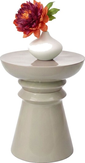 Sidebord og krakk – sjakkbrikkedesign postmoderne stil