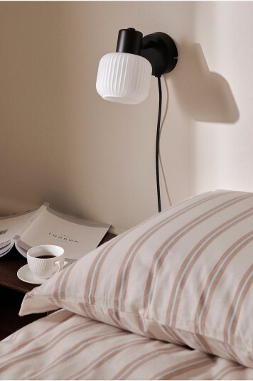 Ellos Home   Vegglampe EsaiaSvart