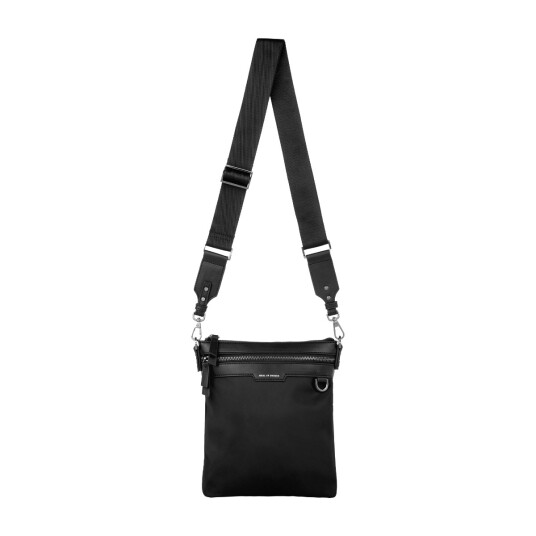IDEAL OF SWEDEN NICO CROSSBODY EAGLE SVART VESKE