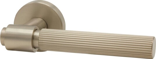 Beslag Design Helix Stripe 200 Dørhåndtak Med Nøkkelhull Stainless Look