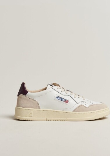 Autry Medalist Low Leather/Suede Sneaker White/Fig Autry Medalist Low Leather/Suede Sneaker White/Fig